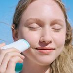 Protetor-facial-bastao-Centella-Hyalu-Cica-Silky-Fit-Sun-Stick-FPS50--skin1004-20g--2-.jpg